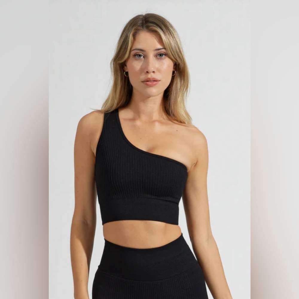 BuffBunny Black One-Shoulder Top